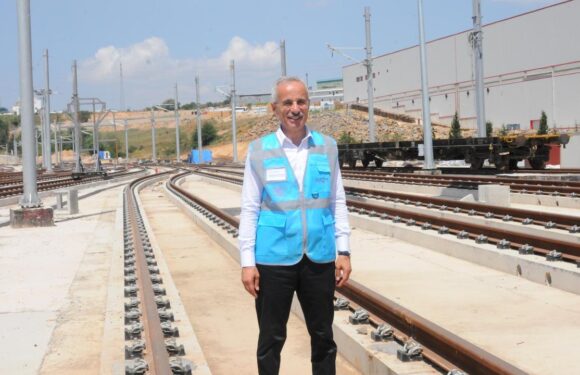 Bakan Uraloğlu: GebzeDarıca metro hattı günde 330 bin yolcuya hizmet verecek TRT Haber Ekonomi Haberleri AA