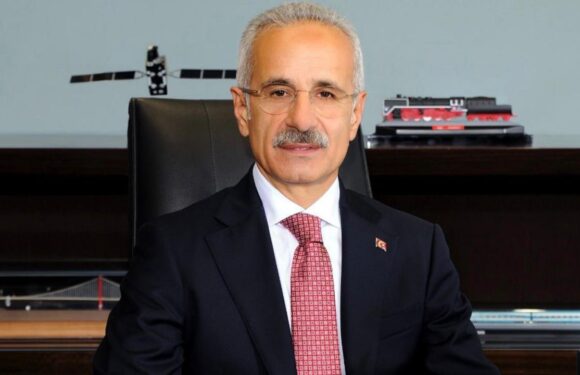 Bakan Uraloğlu: GümüşhaneBayburt Havalimanı’nda üst yapı çalışmaları başladı TRT Haber Ekonomi Haberleri AA