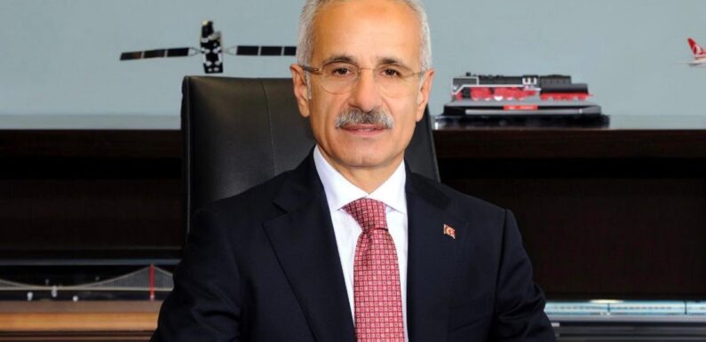 Bakan Uraloğlu: GümüşhaneBayburt Havalimanı’nda üst yapı çalışmaları başladı TRT Haber Ekonomi Haberleri AA