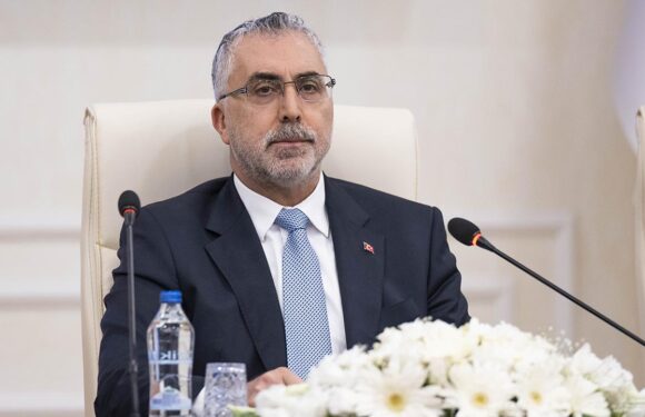 Bakan Işıkhan: Memur maaşlarına zam düzenlemesinde kimse mağdur edilmeyecek TRT Haber Ekonomi Haberleri TRT Haber