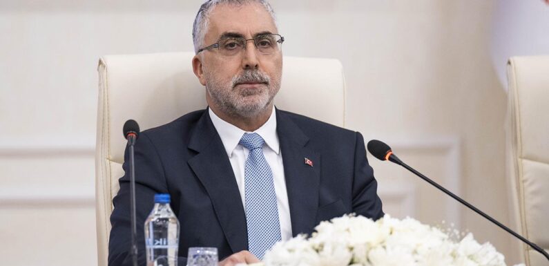 Bakan Işıkhan: Memur maaşlarına zam düzenlemesinde kimse mağdur edilmeyecek TRT Haber Ekonomi Haberleri TRT Haber
