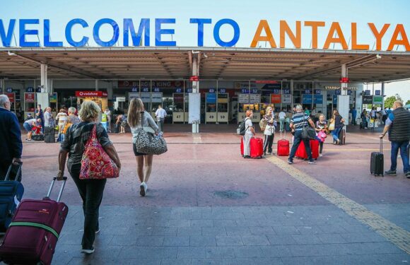 Antalya’da yolcu ve uçak sayısında 2019 rakamları aşıldı TRT Haber Ekonomi Haberleri AA