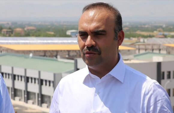 Bakan Kacır: Malatya’nın kuru kayısı ihracatında hedefimiz 2 milyar dolar TRT Haber Ekonomi Haberleri AA