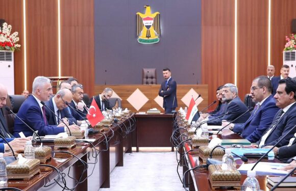 Bakan Bolat’ın Bağdat ziyareti TürkiyeIrak ekonomik ilişkilerini güçlendirecek TRT Haber Ekonomi Haberleri AA