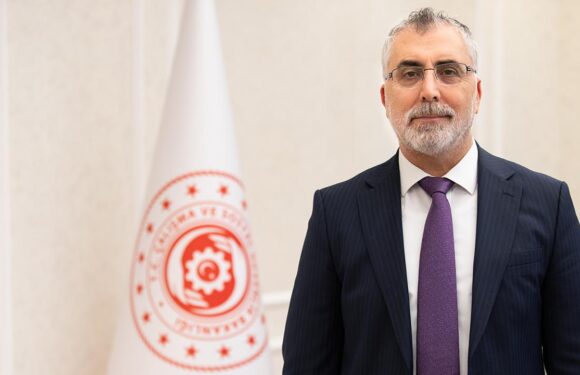 Bakan Işıkhan: Çalışanlarımızı enflasyon karşısında korumaya devam edeceğiz TRT Haber Ekonomi Haberleri TRT Haber