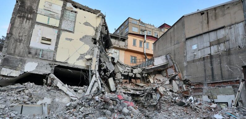 Deprem bölgesi için eşya ithalatında esneklik uzatıldı TRT Haber Ekonomi Haberleri AA