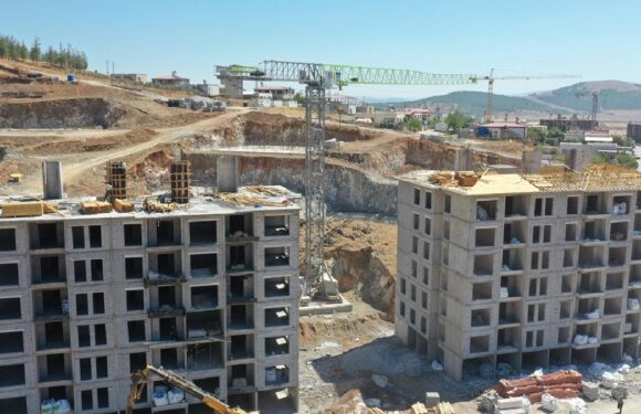 Yatırımlarda depremden etkilenen illere öncelik verilecek TRT Haber Ekonomi Haberleri AA