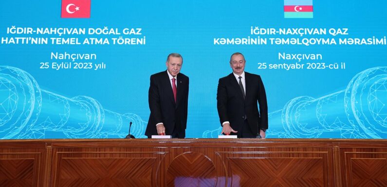 IğdırNahçıvan Doğal Gaz Boru Hattı’nın temelini atıldı TRT Haber Ekonomi Haberleri AA