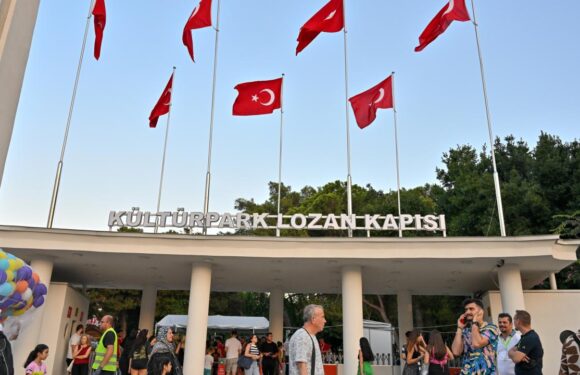 İzmir Enternasyonal Fuarı 92. kez kapılarını açtı TRT Haber Ekonomi Haberleri AA