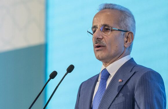 Bakan Uraloğlu: Hazar geçişlerini rekabetçi güzergaha dönüştüreceğiz TRT Haber Ekonomi Haberleri AA