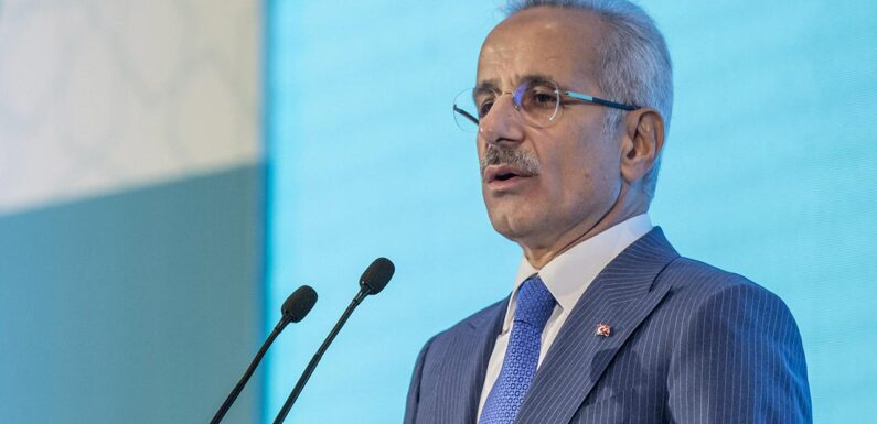 Bakan Uraloğlu: Hazar geçişlerini rekabetçi güzergaha dönüştüreceğiz TRT Haber Ekonomi Haberleri AA