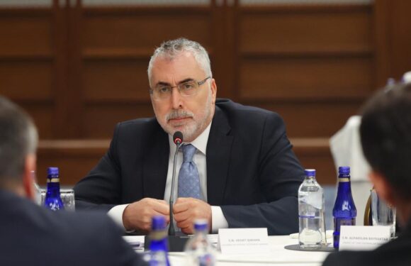 Bakan Işıkhan: Aktif istihdam politikalarımızı İşkur aracılığıyla hizmete sunacağız TRT Haber Ekonomi Haberleri AA