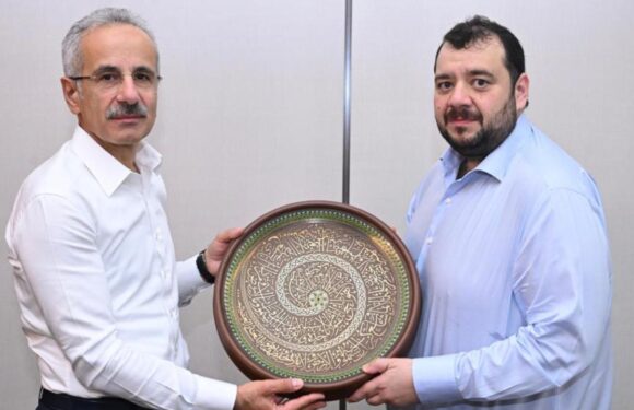 Bakan Uraloğlu, BAE Yatırım Bakanı Al Suwaidi ile görüştü TRT Haber Ekonomi Haberleri AA