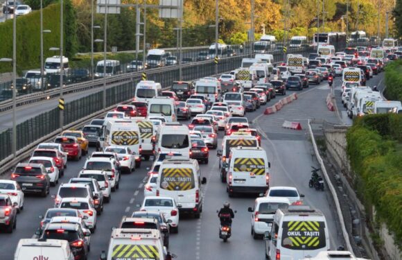 Trafikteki araç sayısı 28 milyonu geçti TRT Haber Ekonomi Haberleri TRT Haber