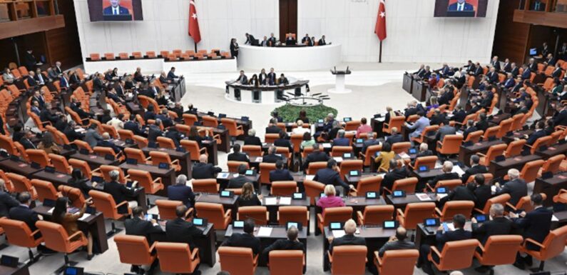 AK Parti, yeni yasama yılının ilk torba teklifi için mesai yapıyor TRT Haber Ekonomi Haberleri TRT Haber