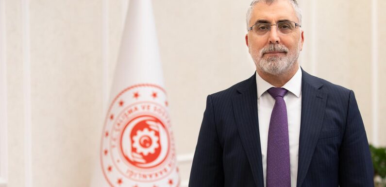 Bakan Işıkhan: Emekli maaşlarında yapılacak iyileştirmelere dair gereken adımları atacağız TRT Haber Ekonomi Haberleri AA
