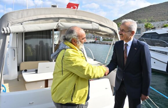 Yeni Foça Yat Limanı hizmete açıldı TRT Haber Ekonomi Haberleri AA