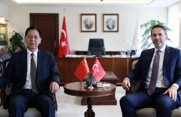 Bakan Bayraktar, Güney Kore ve Çin’in Ankara büyükelçileriyle görüştü