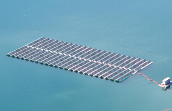 Türkiye’nin ilk yüzer güneş enerjisi santrali elektrik üretimine başlıyor