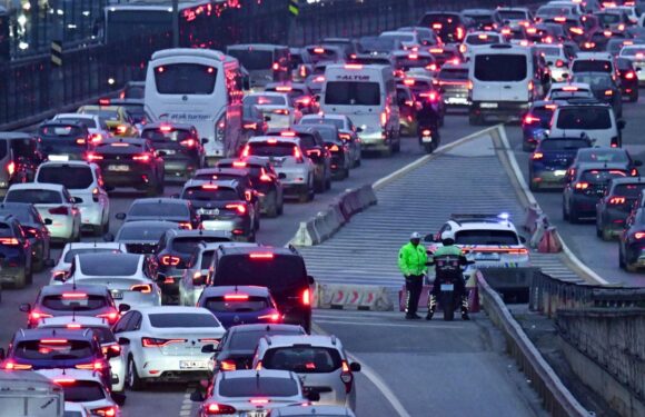 Motorlu kara taşıtları 2023’te 348,1 milyar kilometre yol yaptı