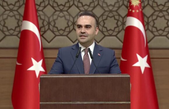 Bakan Kacır: Türkiye yüksek teknolojide devler ligine taşınacak