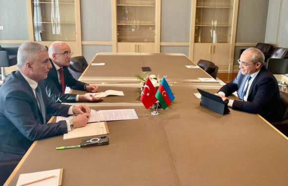 Bakan Şimşek ve Bolat, Azerbaycan Ekonomi Bakanı ile görüştü