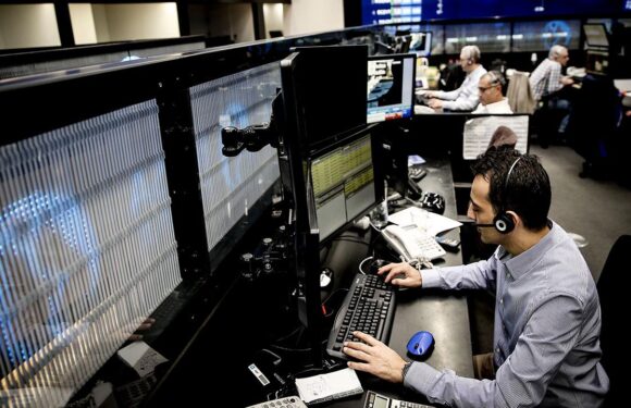 Borsa günün ilk yarısında 10.000 puanı geçti