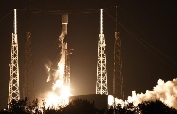 NASA’nın uzayda mahsur kalan iki astronotunun yerini alacak ekibin fırlatılışı ertelendi