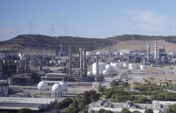 Türkiye’nin petrol ithalatı ocakta azaldı