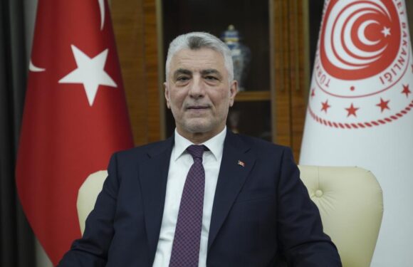 Bakan Bolat: Küresel ekonomi ayrışıyor yeni bir sisteme ihtiyaç var