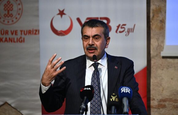Bakan Tekin: Çocuklarımızın ana dillerini doğru öğrenmelerini istiyorum