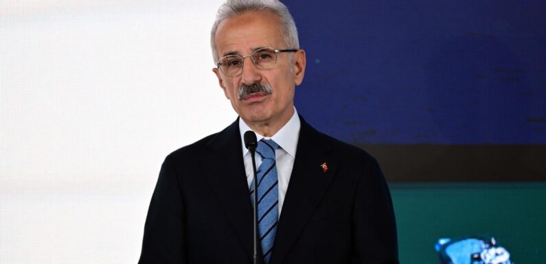 Bakan Uraloğlu: Hedefimiz denizcilik sektörümüzü dünya liderleri arasına sokmak