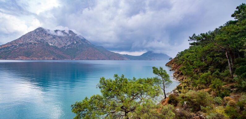 Antalya, D8 Yılın Turizm Şehri Ödülü’nü aldı