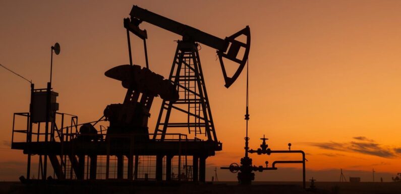 Brent petrolün varili 61,04 dolardan işlem görüyor