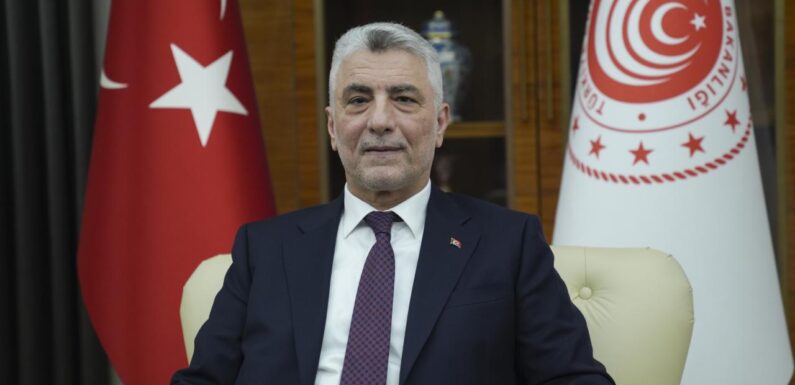 Bakan Bolat: Mal ve hizmet ihracatındaki artış temposunu devam ettireceğiz