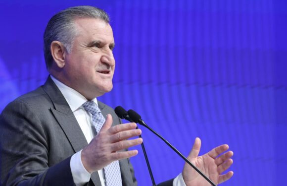 Bakan Bak: Yaklaşık 862 yurdumuzda gençlerimize barınma hizmeti sağlıyoruz