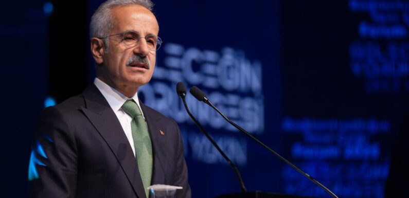 Bakan Yumaklı: Yapay zekayı en üst düzeyde kullanmak için çalışmalarımızı sürdürüyoruz