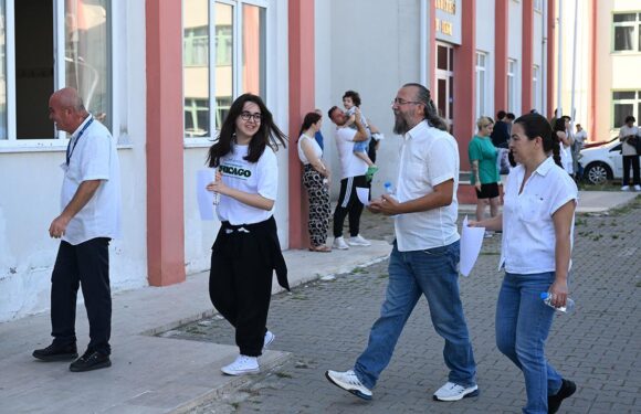 Aile boyu YKS’ye girdiler