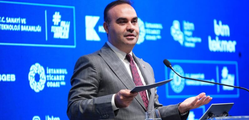 Bakan Kacır: 48 adet KAAN savaş uçağımız için Endonezya ile anlaşma imzaladık