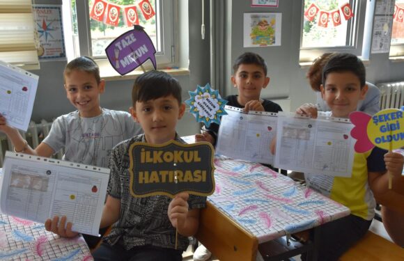 Yaklaşık 20 milyon öğrenci karne alarak yaz tatiline girdi