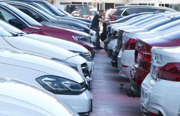 İkinci el otomobil satışlarında 6 ay6 bin kilometre düzenlemesi uzatıldı