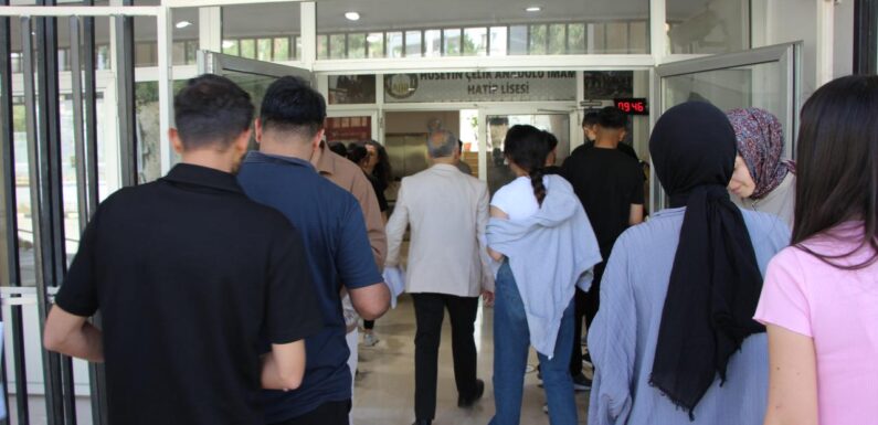 YKS’nin üçüncü oturumu Yabancı Dil Testi başladı
