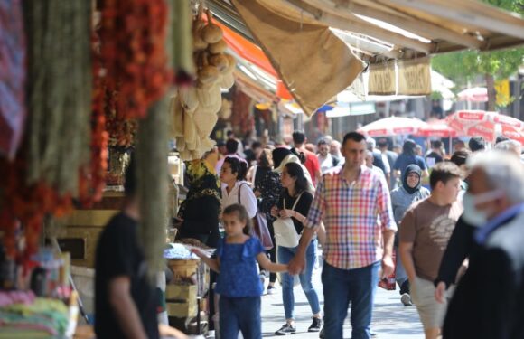 Yerli turistler ilk çeyrekte 76 milyar lira seyahat harcaması yaptı
