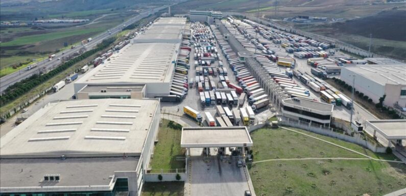Türkiye’nin 5 aylık ihracatının yarısı 7 gümrük noktasından gerçekleştirildi