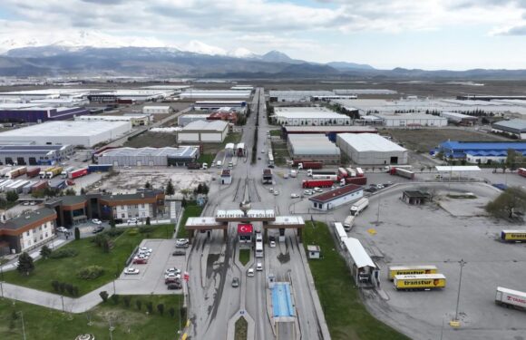 Serbest bölgelerden 6 ayda 13,8 milyar dolarlık ticaret