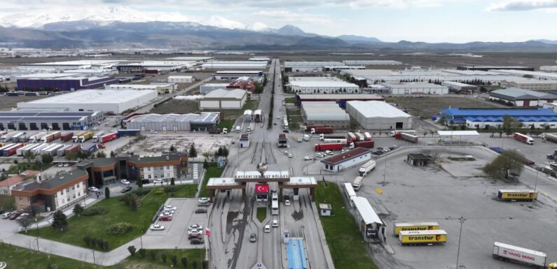 Serbest bölgelerden 6 ayda 13,8 milyar dolarlık ticaret