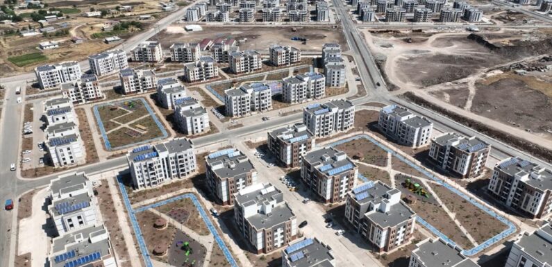 Bakan Şimşek, Bakan Kurumun 500 bin sosyal konut üretme planını açıkladı