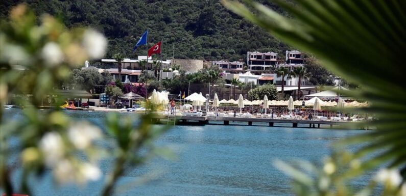 Türkiye’nin turizm geliri yılın ikinci çeyreğinde arttı