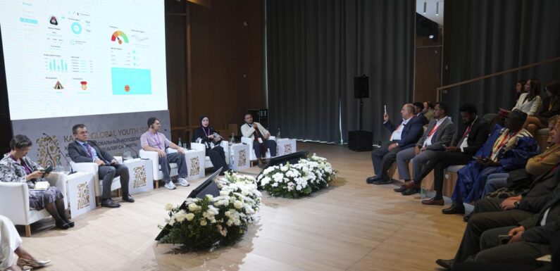 4. Kazan Küresel Gençlik Zirvesinde ‘Dijital Çağda Kişiselleştirilmiş ve Kapsayıcı Öğrenme’ oturumu