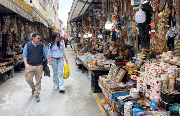 Turistlerden hediyelik eşya alışverişi için rekor harcama